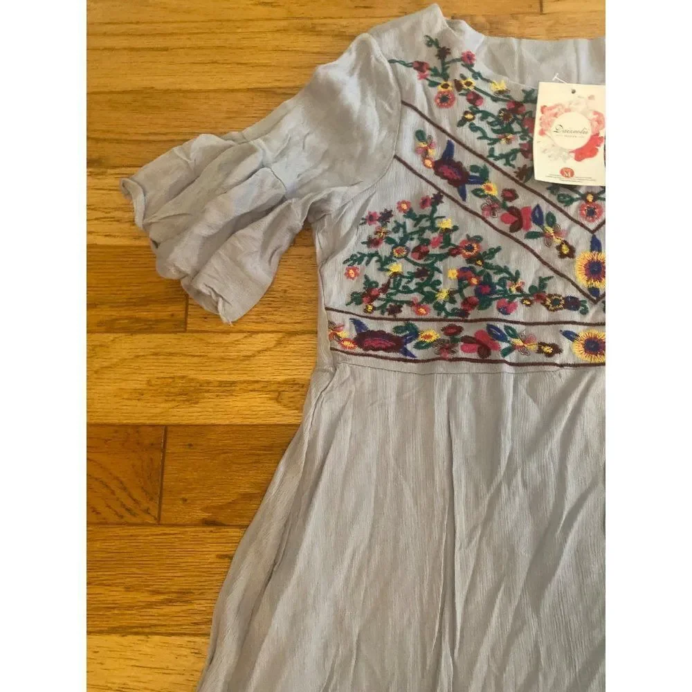 NWT Daizeolii women’s green short bell sleeve embroidered floral peasant dress M - Picture 2 of 7